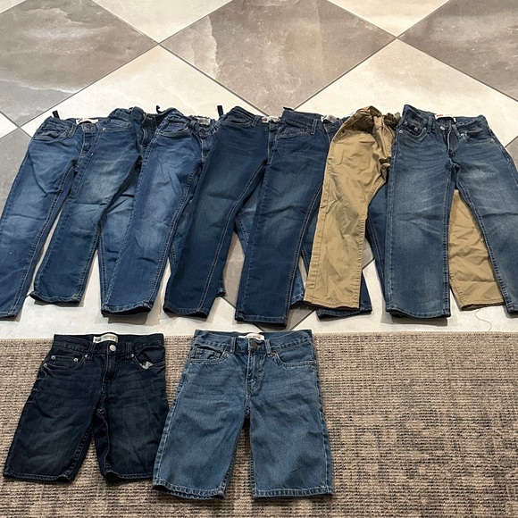 9 Pair of Levis - Picture 1 of 11